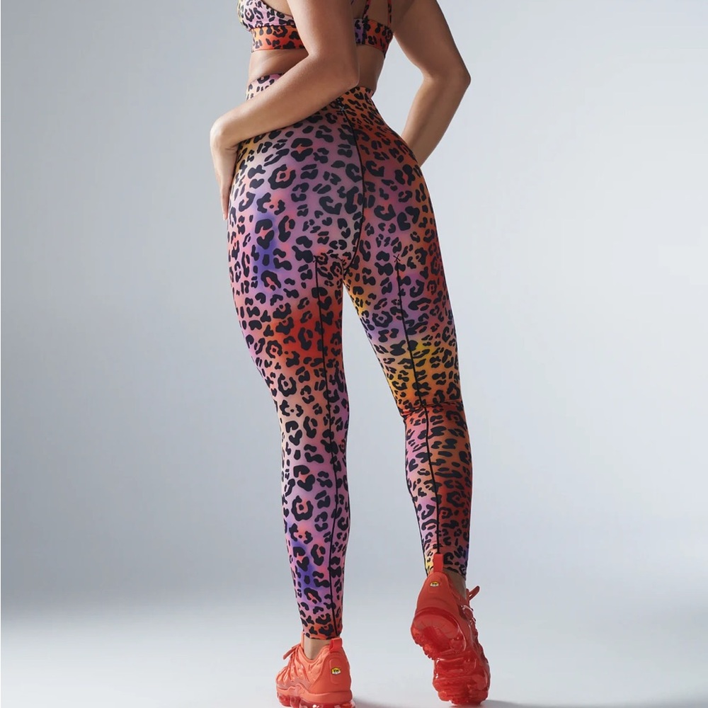 Savage X Fenty colorful leopard print leggings, plus size 3X - Picture 2 of 9